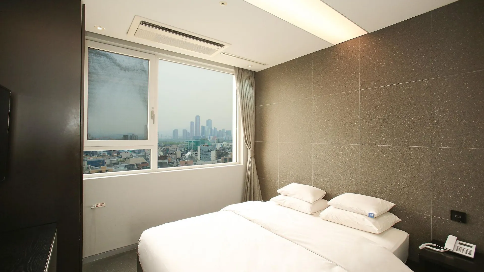 Hotel The Designers Hongdae Seoul 3*,  South Korea